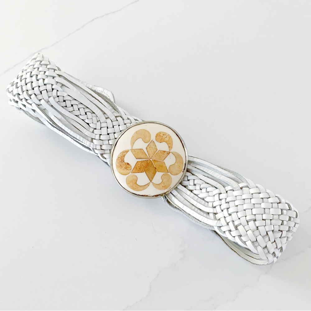 MOTIF56 Braided Genuine Leather Moroccan Belt In White With A Round Shel… - Picture 2 of 11